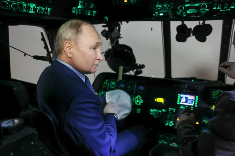 大統領は、ウクライナ紛争に参加するためにF-16戦闘機が第三国の飛行場を離陸した場合、第三国の飛行場を攻撃する可能性を排除しなかった。