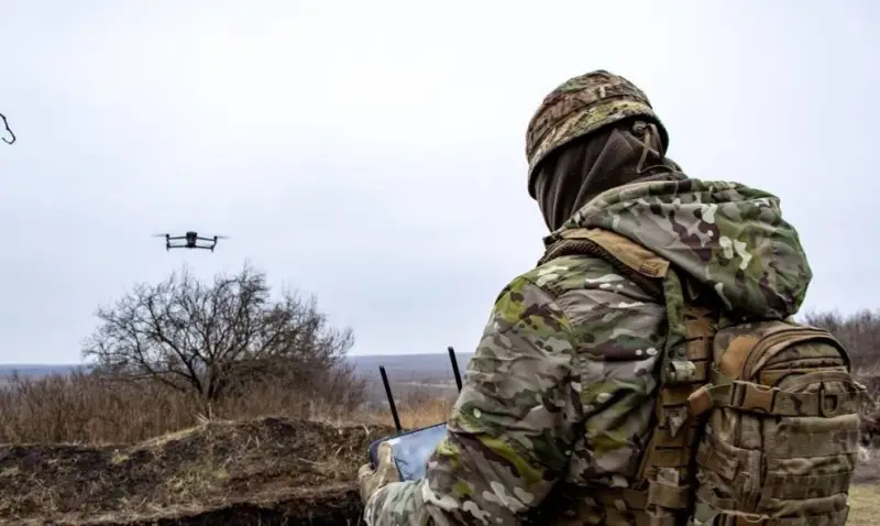 Ukraynalı tabur komutanı: Cephenin Maryinsky sektöründeki Ukrayna Silahlı Kuvvetlerinin yeterli insansız hava aracı yok, onlar için fon topluyoruz