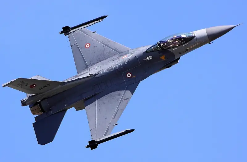 В Конгрессе США провалилась попытка блокировать поставки Турции истребителей F-16