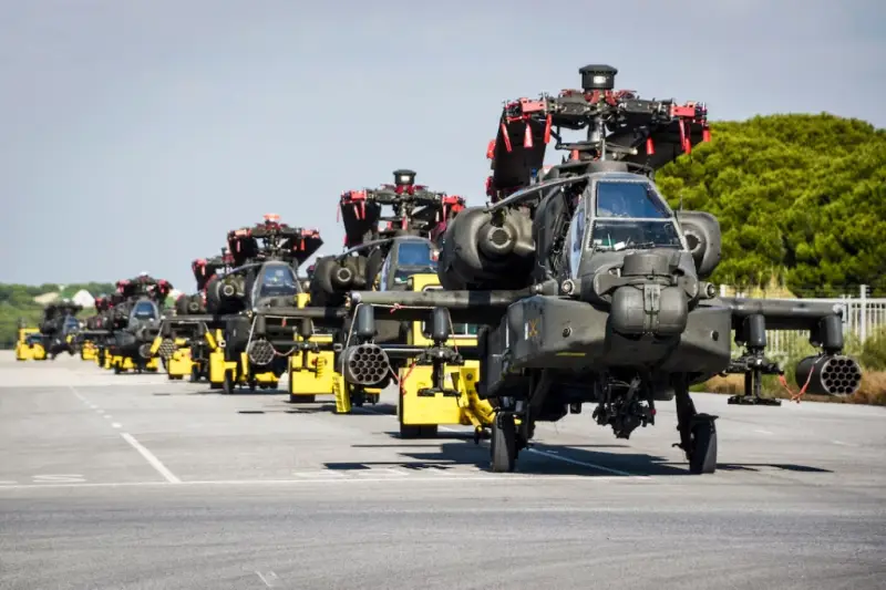 Чрезвычайно дороги в обслуживании: Польский эксперт о предложении США закупить вертолёты Apache