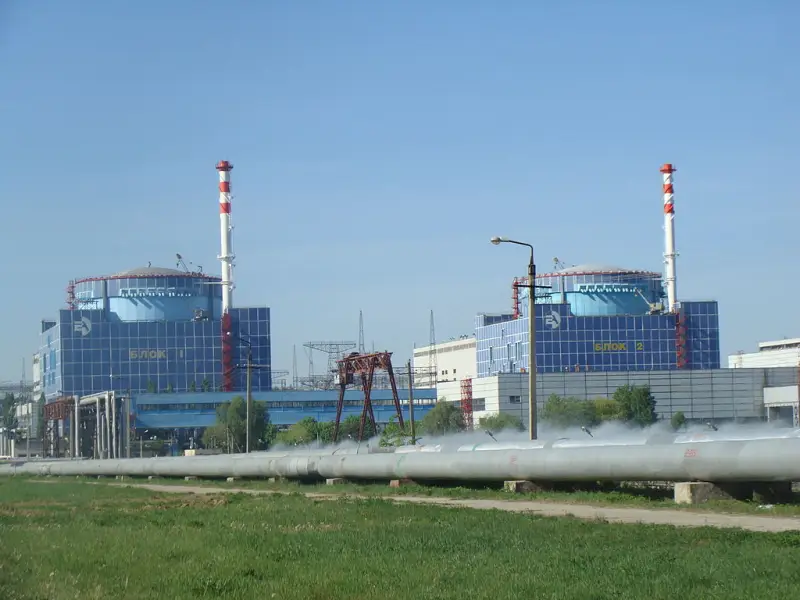 Na central nuclear de Khmelnitsky, eles começaram a construir a quinta e a sexta unidades de energia usando tecnologia americana