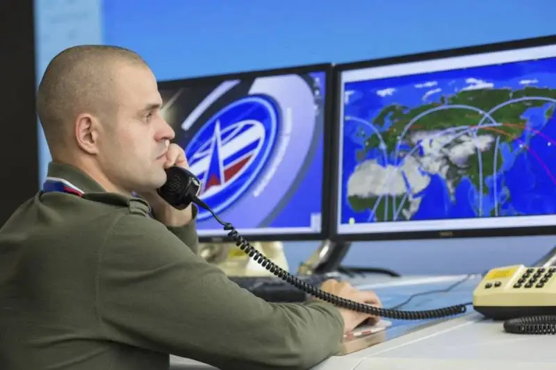 Глава космических войск США заявил о необходимости наладить канал связи с Россией по космосу
