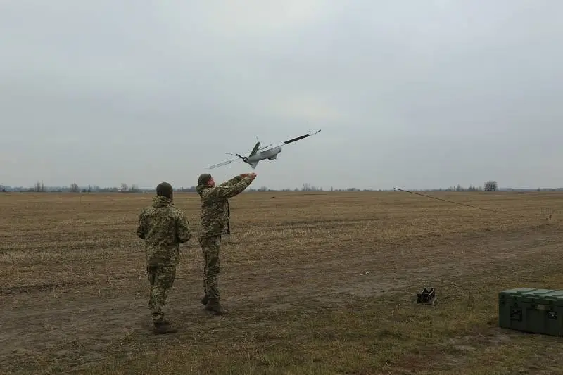 «Дорого и столько дронов нет»: украинский журналист не верит в возможность массовых атак БПЛА ВСУ по территории России