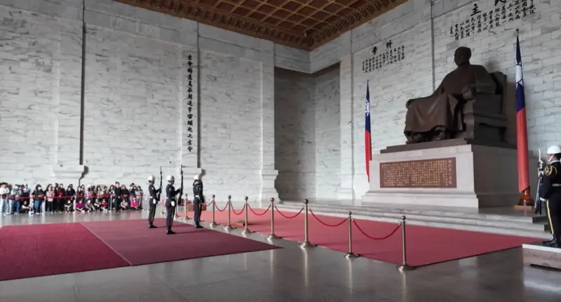 Die taiwanesischen Behörden planen den Abriss Hunderter Statuen, Denkmäler und Denkmäler, die zu Ehren Chiang Kai-sheks errichtet wurden