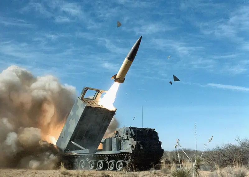 Recursos ucranianos publicaron imágenes del lanzamiento de misiles ATACMS supuestamente en un aeródromo en Crimea