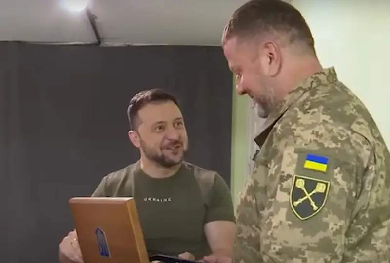 Ehemaliger Generalstaatsanwalt der Ukraine: Selenskyj entließ Zaluzhny, weil er die Wahrheit über den Stillstand im Krieg geschrieben hatte