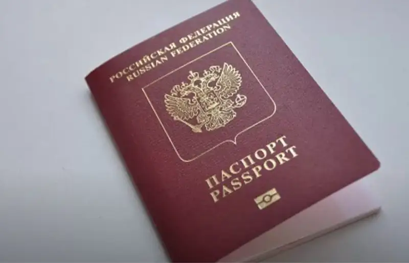 “普京可以说：如果乌克兰不给你护照，那么我会给你俄罗斯护照”——班科娃前顾问