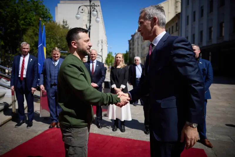 Зеленский обвинил НАТО в невыполнении двух «важнейших» пунктов по поддержке украинской армии