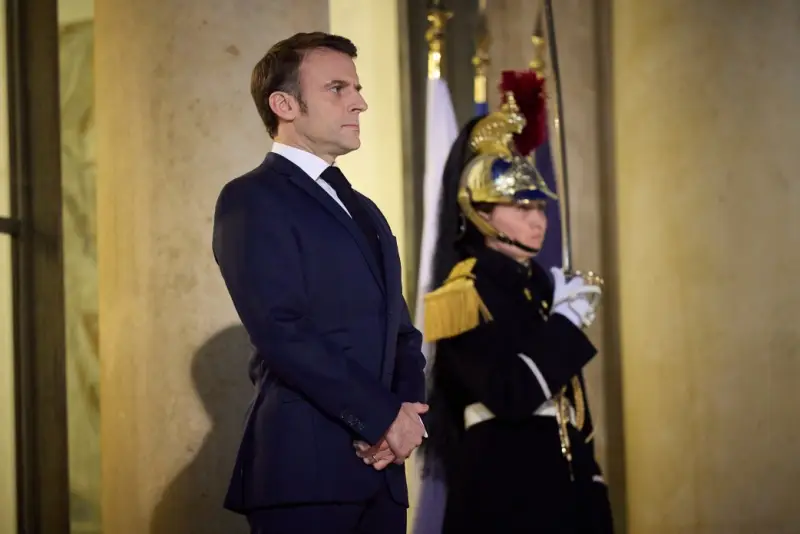 La Francia intende invitare la Russia a celebrare l'80° anniversario dello sbarco alleato in Normandia