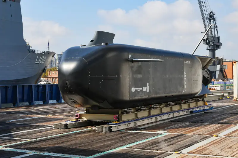 La Armada australiana mostró un prototipo del vehículo submarino autónomo Ghost Shark