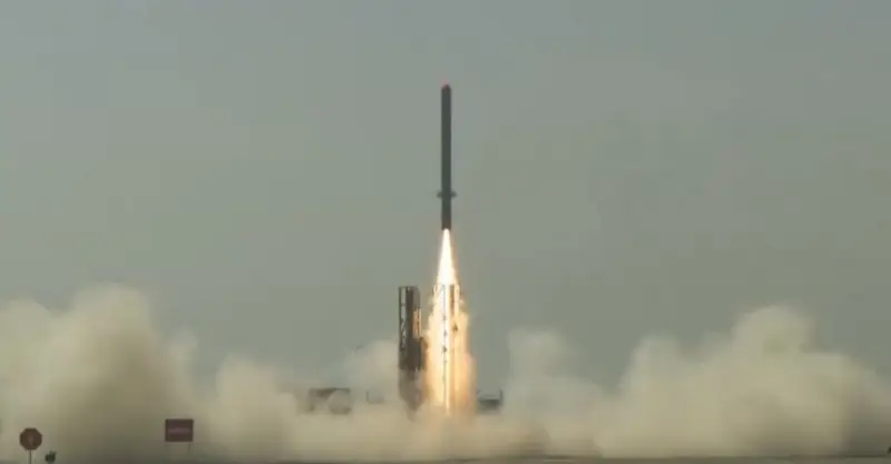 "المحرك الخاص بدلاً من الروسي": أظهرت الهند إطلاق صاروخ كروز بعيد المدى ITCM