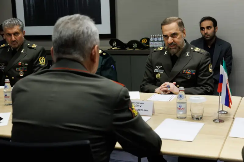 “Alcanzando un nuevo nivel”: el jefe del Ministerio de Defensa iraní destacó el desarrollo de las relaciones político-militares con Rusia