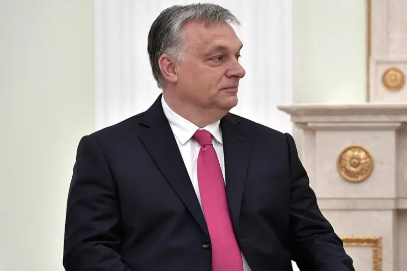 Глава правительства Венгрии призвал руководство Евросоюза уйти в отставку