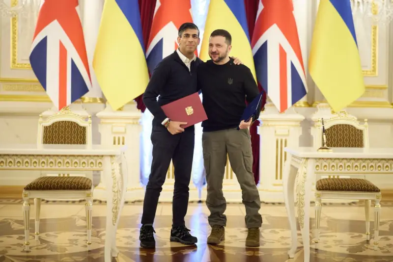 ABD'nin ardından İngiltere de Ukrayna'ya büyük bir askeri yardım paketi göndermeye hazırlanıyor