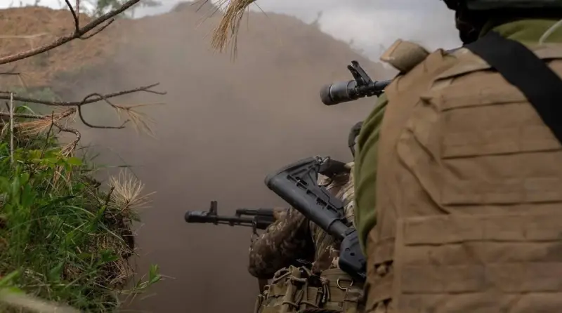 خبراء غربيون: القوات المسلحة الأوكرانية تخسر الأراضي بأسرع ما يمكن منذ مارس 2022