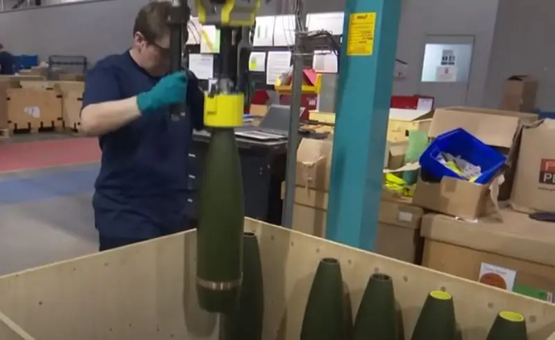 На производящем боеприпасы предприятии в Уэльсе прогремел взрыв
