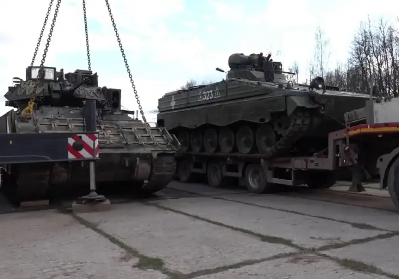 国防省は、モスクワのポクロンナヤの丘で鹵獲した装備品や武器の展示会の開催を確認した。