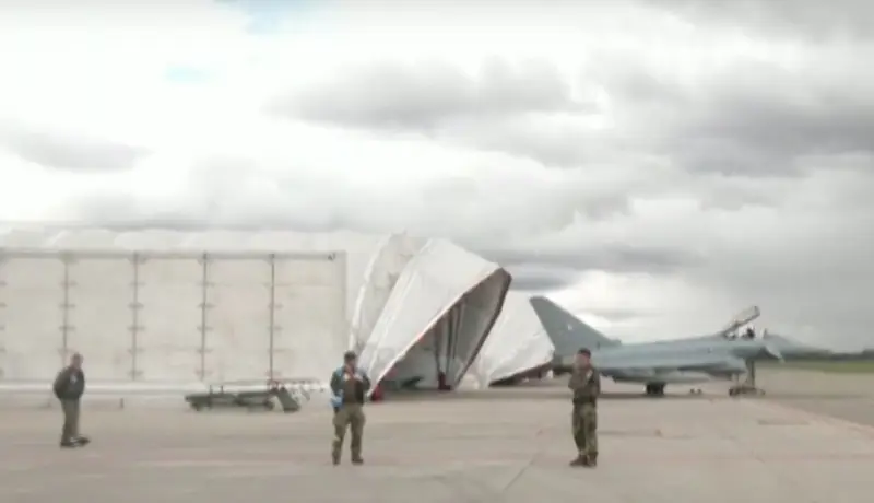 A Força Aérea da OTAN realiza exercícios de caça na Letónia, tendo previamente instalado hangares para esconder aeronaves do reconhecimento por satélite
