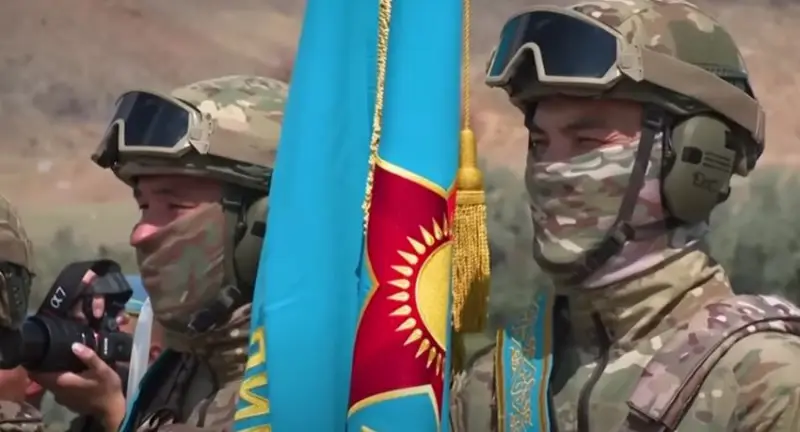 Министр обороны Казахстана отчитался президенту страны о боеготовности национальной армии