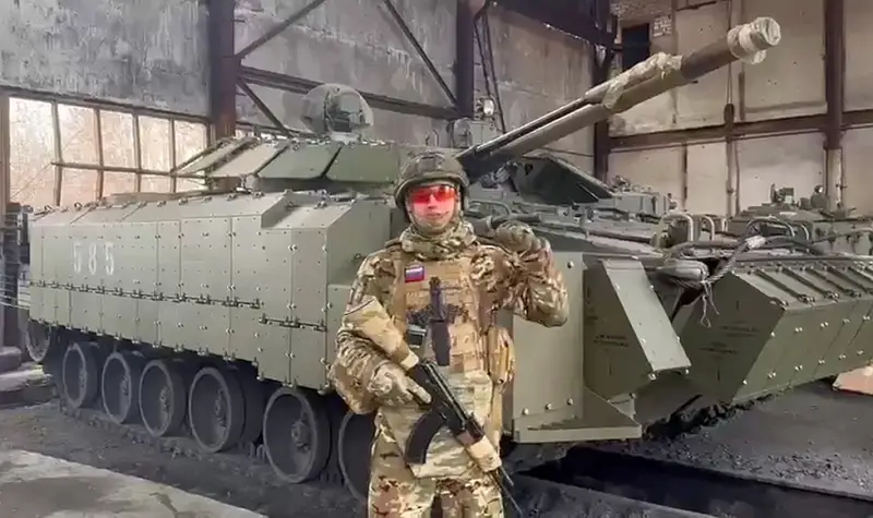 Das russische Militär in der Zone des nördlichen Militärbezirks begann, BMP-3 mit DZ 4S24 zu erhalten, jedoch ohne Drohnenschutz
