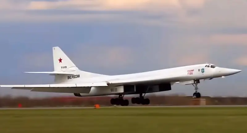 Especialista americano: Os EUA e a OTAN não têm nada a se opor ao bombardeiro estratégico russo Tu-160M2