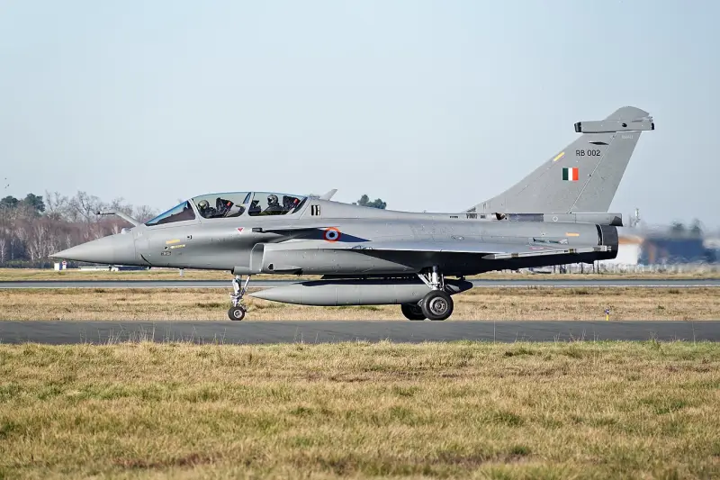 EurAsian Times: Вместо недосягаемых F-35 страны Ближнего Востока проявляют интерес к французским истребителям Rafale