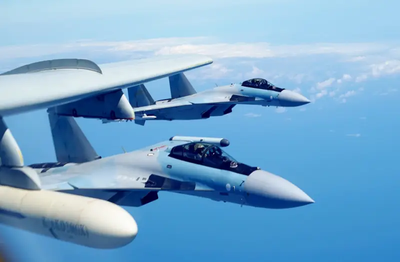 Reuniones sin obligaciones: Su-35C y F-16