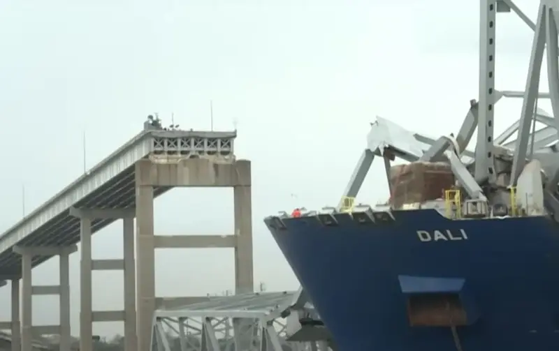 美国陆军工程兵团谈到修复巴尔的摩倒塌桥梁的行动