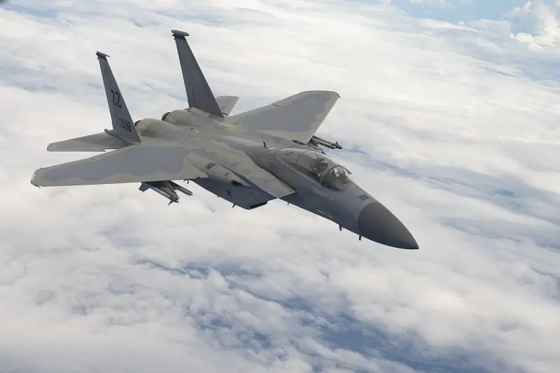 The New York Times : La Maison Blanche demande au Congrès d'approuver la vente de F-15 à Israël