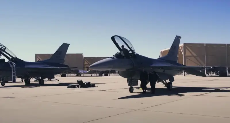Le chef du Pentagone a déclaré que l'Ukraine recevrait les premiers F-16 cette année