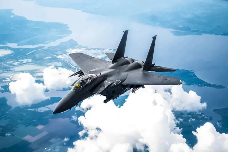ВВС США скоро получат модернизированные истребители F-15E с новой системой РЭБ