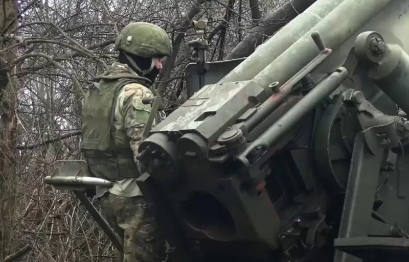 Grupos de assalto das Forças Armadas Russas avançaram para Semyonovka na direção Avdeevsky, conseguindo tomar o último opornik das Forças Armadas Ucranianas