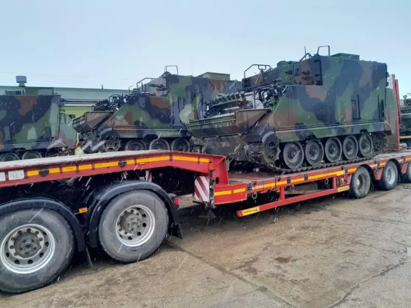 Lituania suministró a Ucrania el segundo lote de vehículos de mando y estado mayor M577 este mes.