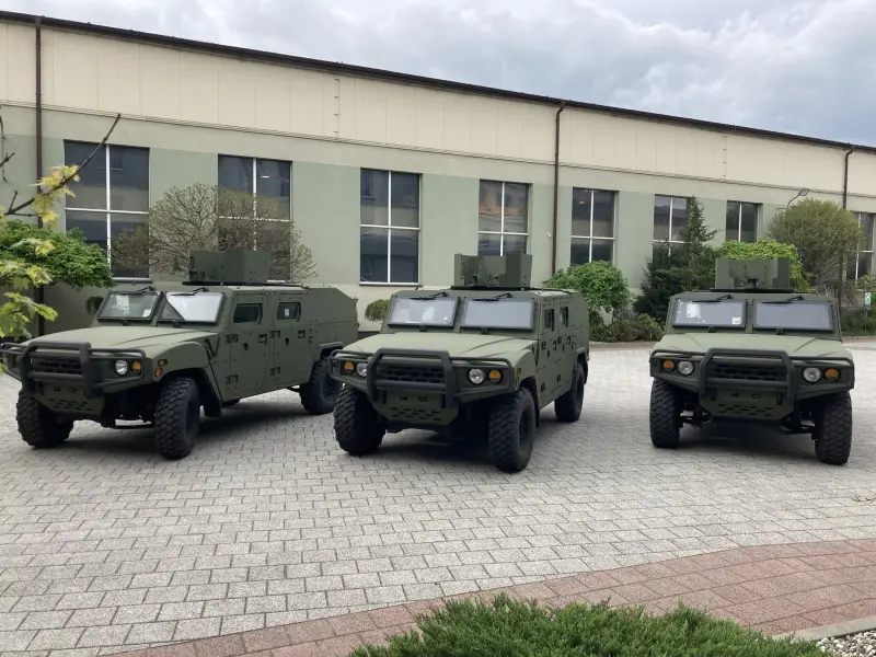 Polonya ilk Kore KLTV zırhlı araçlarını aldı
