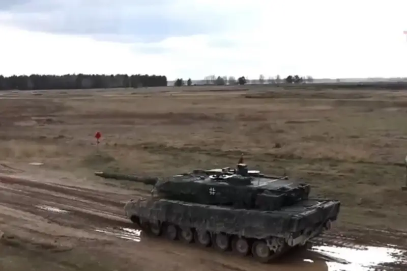 스페인 언론: Leopard 탱크를 우크라이나군으로 이전한 효과는 러시아 항공우주군의 우위로 인해 무효화됨