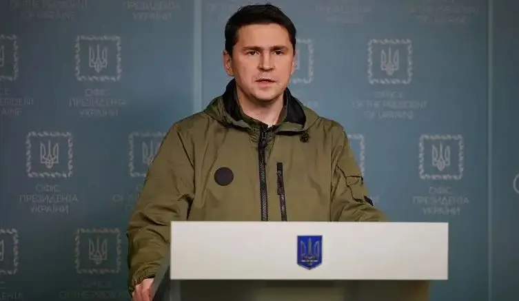 Сами себя потеряли: советник главы офиса Зеленского раскритиковал оставшихся без паспортов за границей украинцев