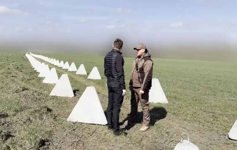 Украинский ТГ-канал: Строительство новой линии обороны напоминает возведение «стены Яценюка»