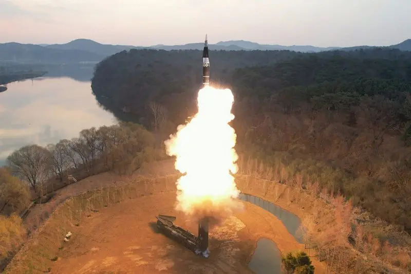 КНДР подтвердила успешное испытание новой ракеты средней и большей дальности с гиперзвуковым боевым блоком