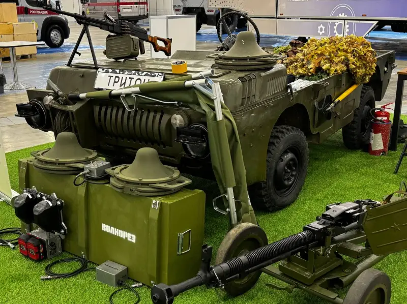 La Russie développe un nouveau véhicule électronique de reconnaissance et de guerre basé sur l'amphibien Triton.