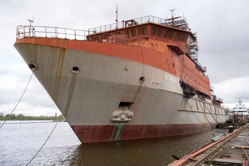 PSZ "Yantar" intensificó los trabajos de finalización del buque de investigación oceanográfica "Almaz" para GUGI MO