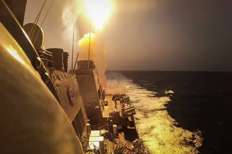 Группировка хуситов заявила об атаке на два американских эсминца