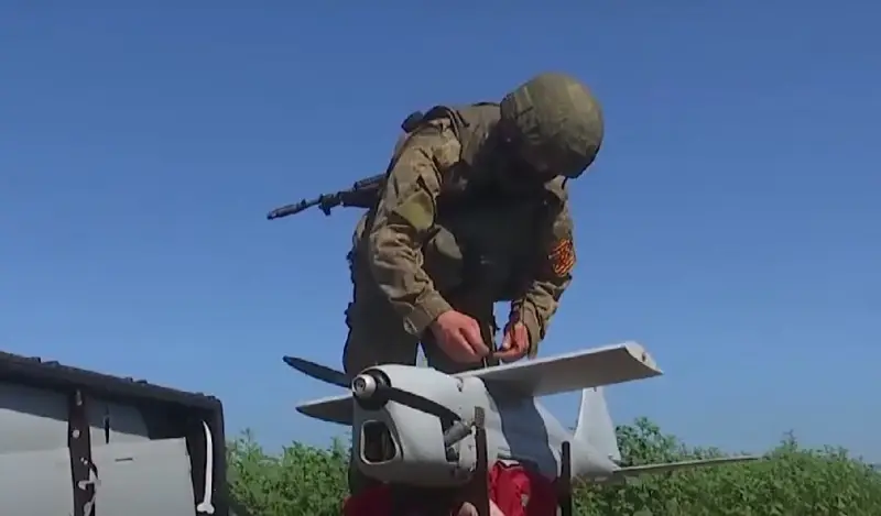 Il comandante del battaglione UAV delle forze armate ucraine ha parlato del predominio delle forze armate russe in termini di numero di droni da ricognizione