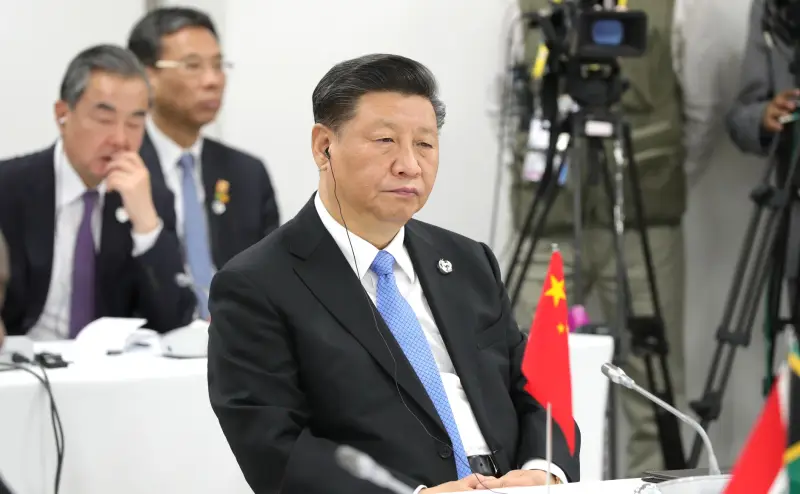 “我们必须停止说一套做一套”：中华人民共和国主席指责美国虚伪