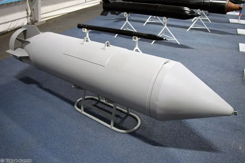 特种作战中的一次性炸弹簇 RBK-500