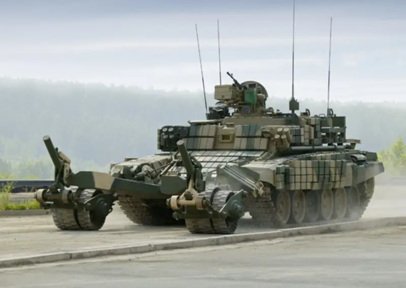 Начались массовые поставки в ВС РФ боевых машин разминирования «Вепрь» с новейшими катковыми минными тралами