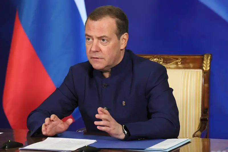 «В плен не брать»: Медведев призвал давать награды российским бойцам за каждого уничтоженного на Украине натовца