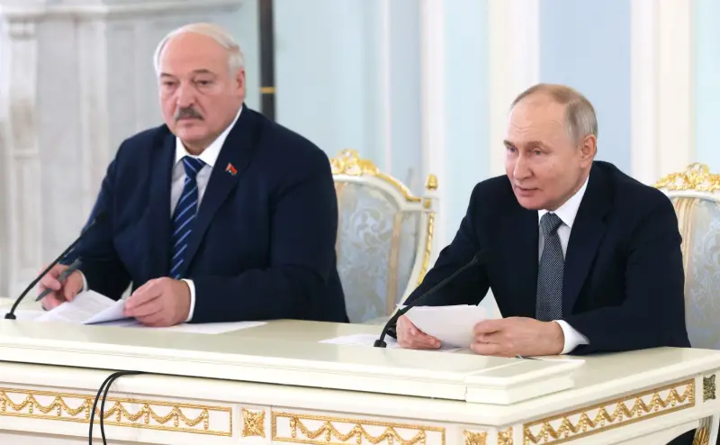 Лидеры России и Белоруссии обменялись поздравлениями с Днем единения народов