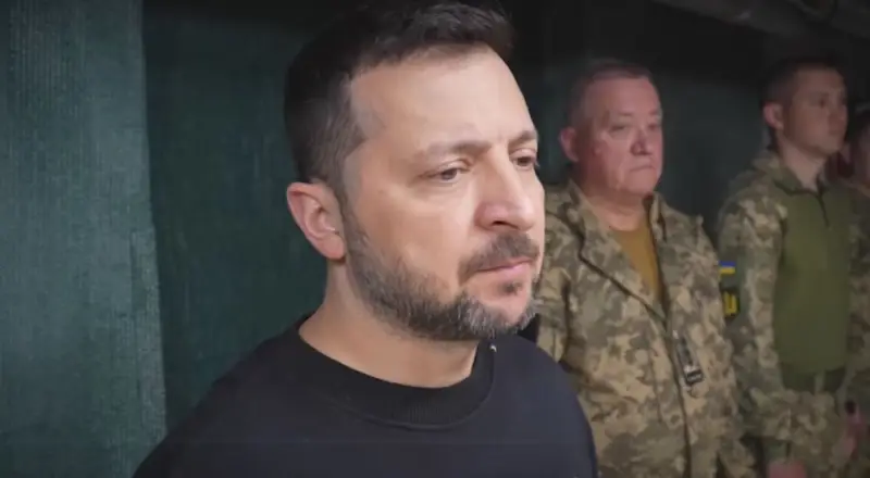 СМИ Украины сообщают, что Зеленский посетил командный пункт обороняющей Часов Яр бригады ВСУ