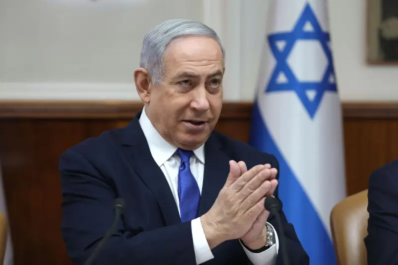 Trovandosi solo, B. Netanyahu cominciò a ricordare Mosca