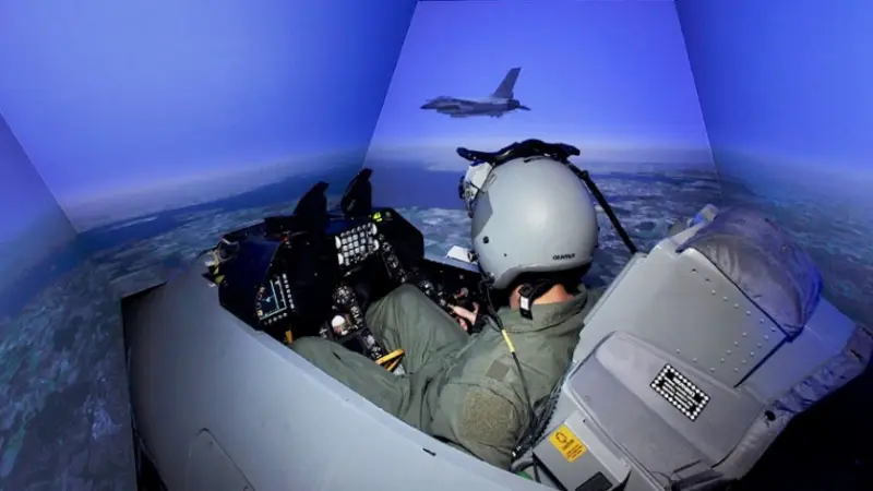 Воздушные силы ВСУ получили первый тренажёр американского истребителя F-16